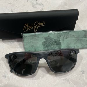 Maui Jim sunglasses-brand new never worn